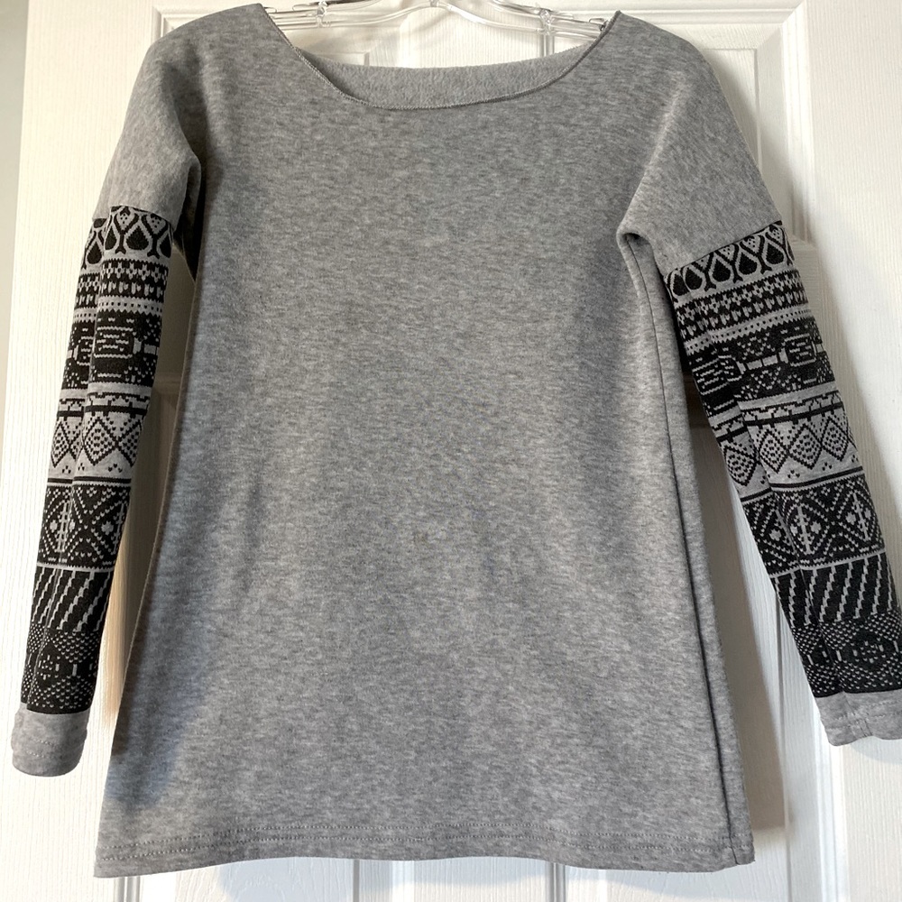 Sweatshirt